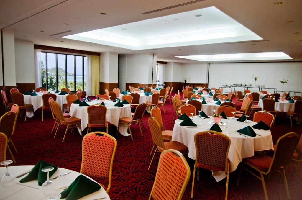 Holiday Resort & Spa - Conferences
