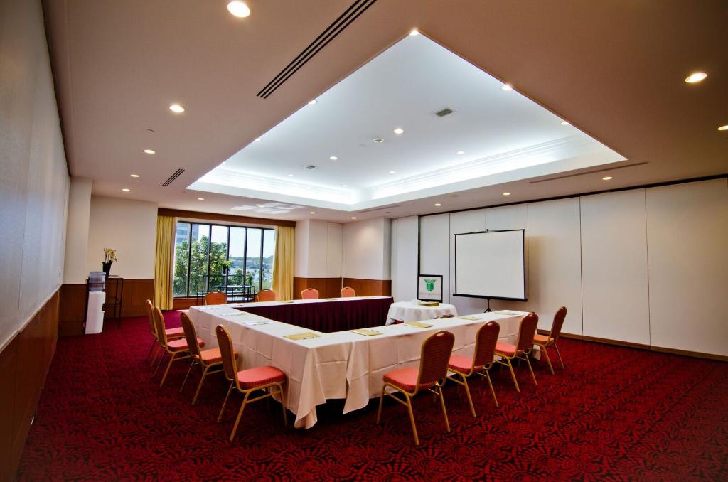 Holiday Resort & Spa - Conferences