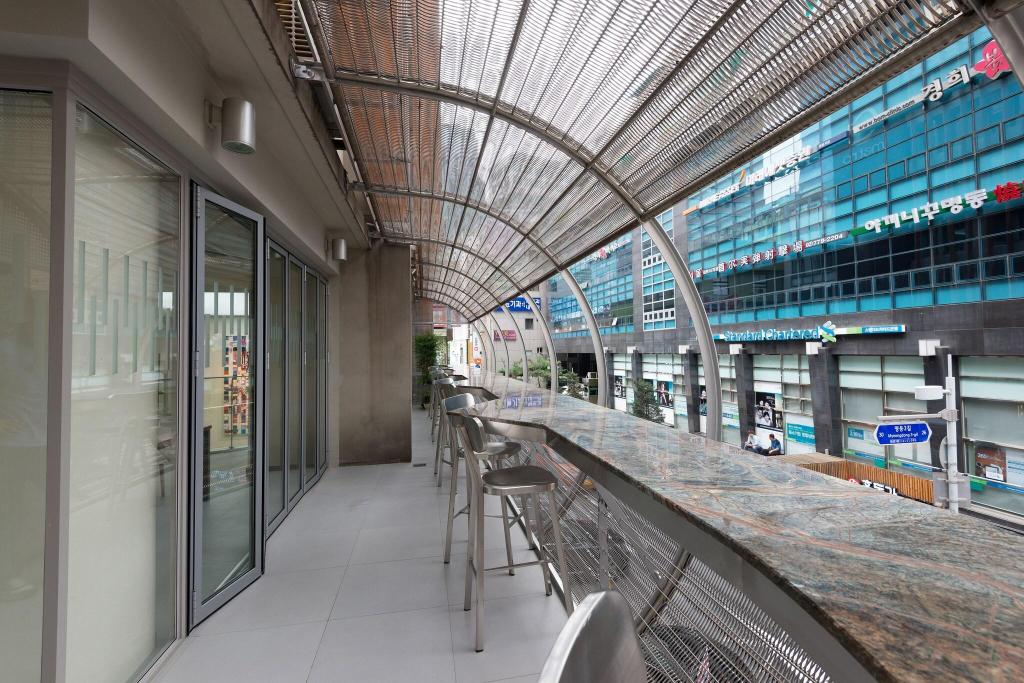 Metro Hotel Myeongdong