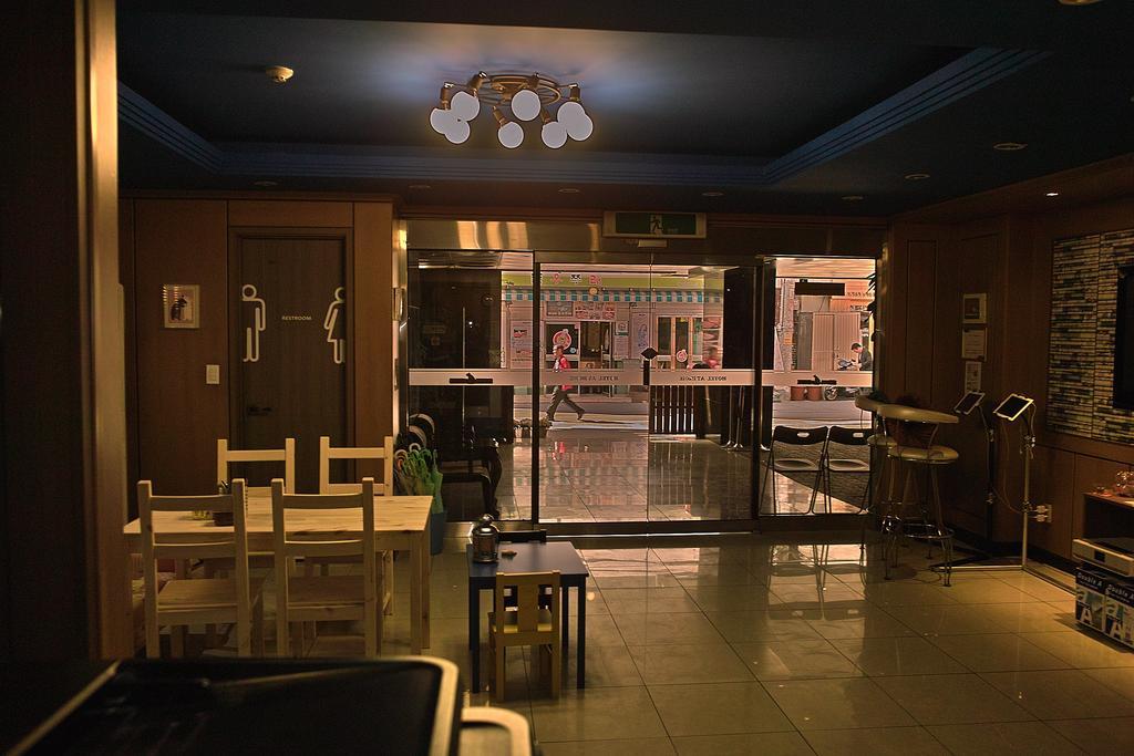 Hotel at Home (ex. Hotel Lees Seoul) - Restaurant