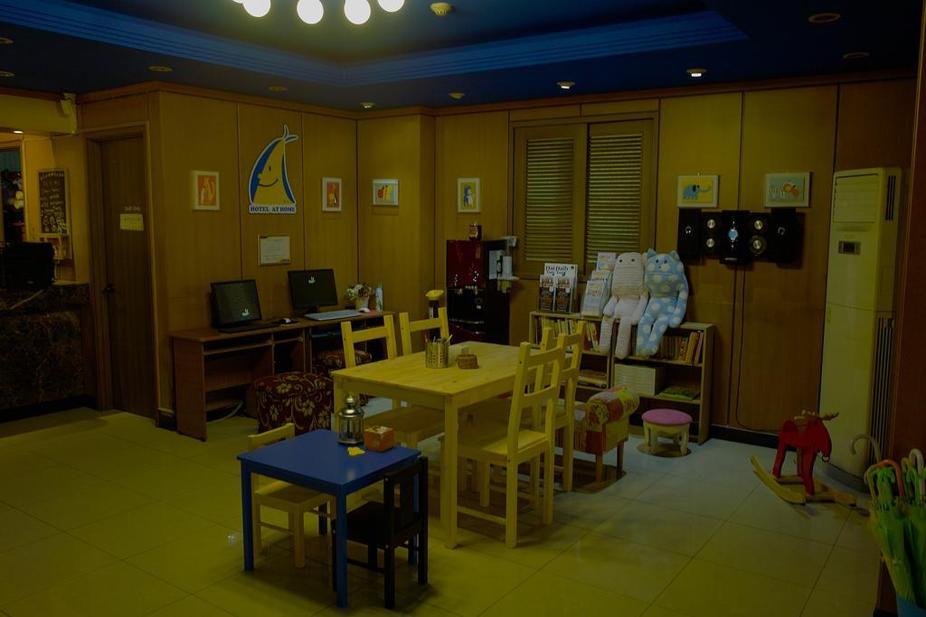 Hotel at Home (ex. Hotel Lees Seoul) - Restaurant
