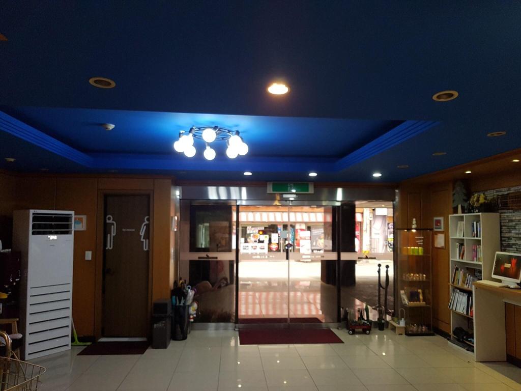 Hotel at Home (ex. Hotel Lees Seoul) - Lobby