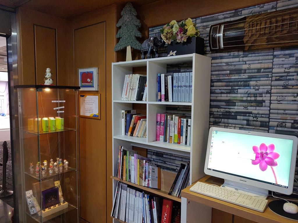 Hotel at Home (ex. Hotel Lees Seoul) - Lobby