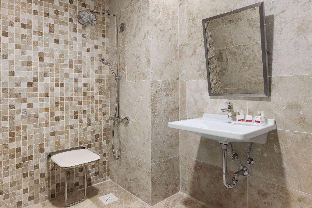 Ramada Hotel & Suites by  Istanbul Merter