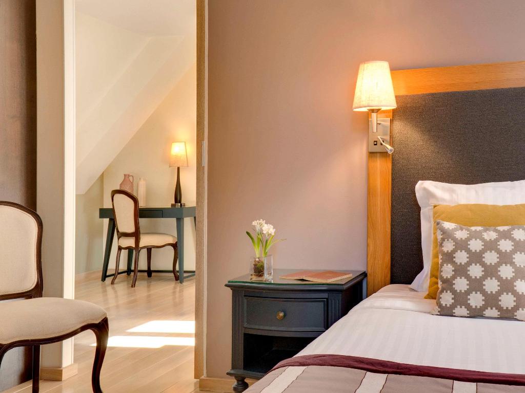 Mercure Maintenon