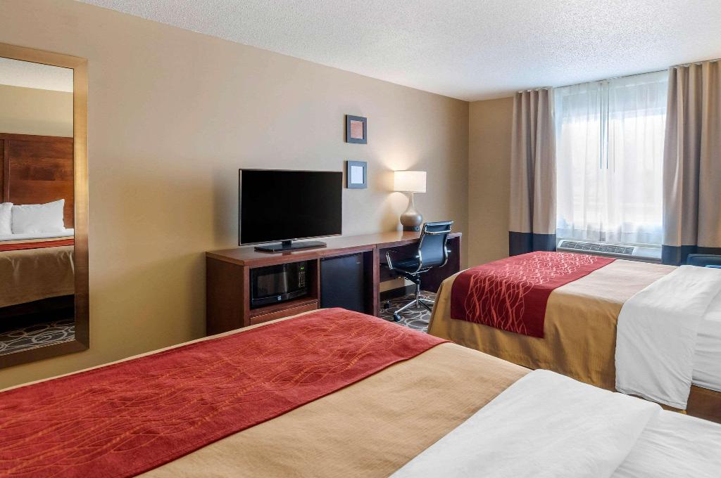 Comfort Inn Dyersville near Field of Dreams