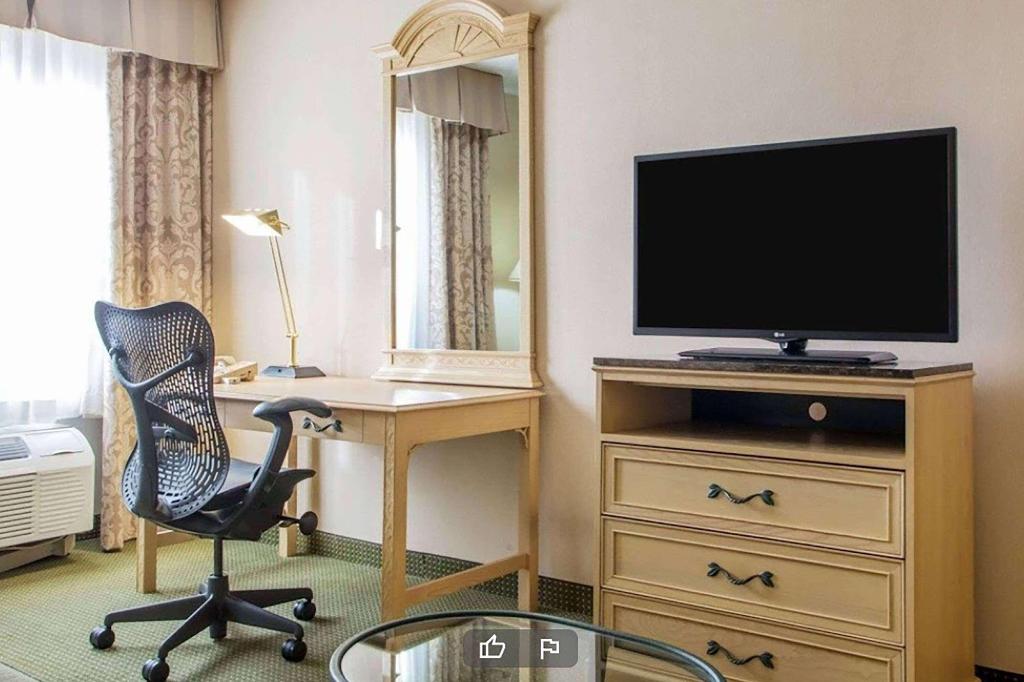 La Quinta Inn & Suites By Wyndham South Holland