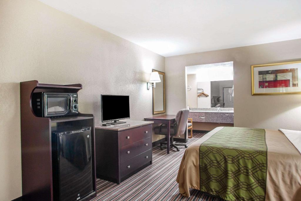 Econo Lodge Belton - Kansas City South