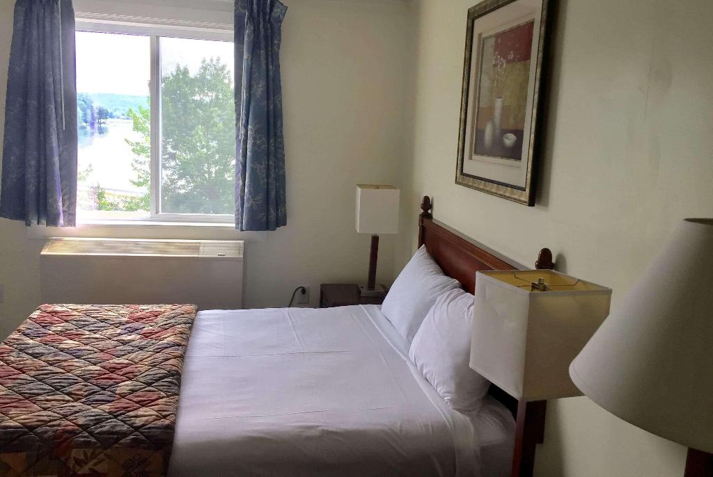 Winnisquam Lake Inn