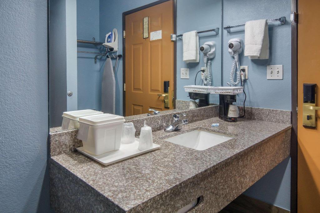 Rodeway Inn Carrollton I-35E