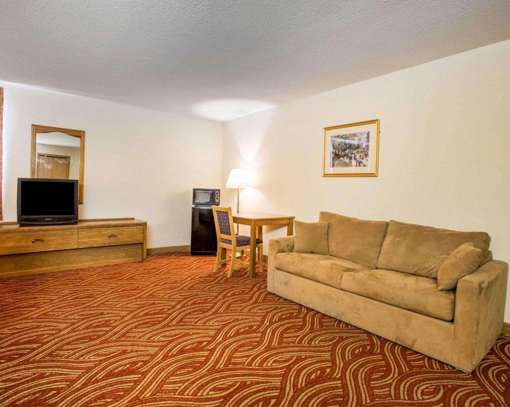 University Inn of Stevens Point	