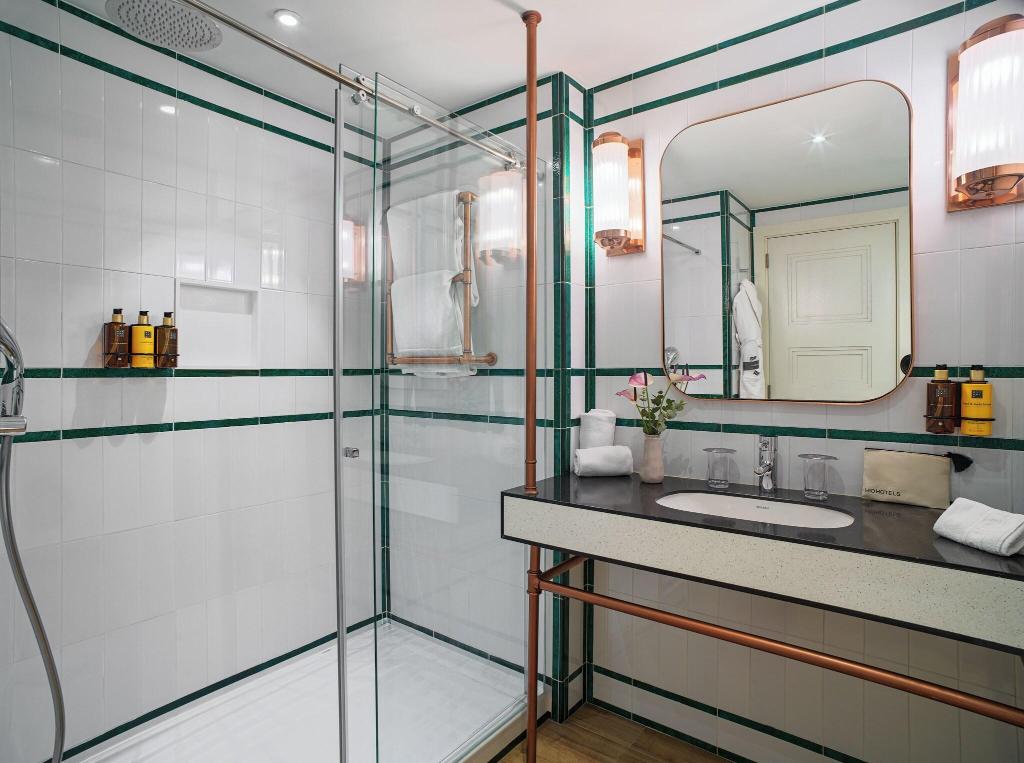 Hotel H10 Cubik, Spanien, Barcelona. Großes 1