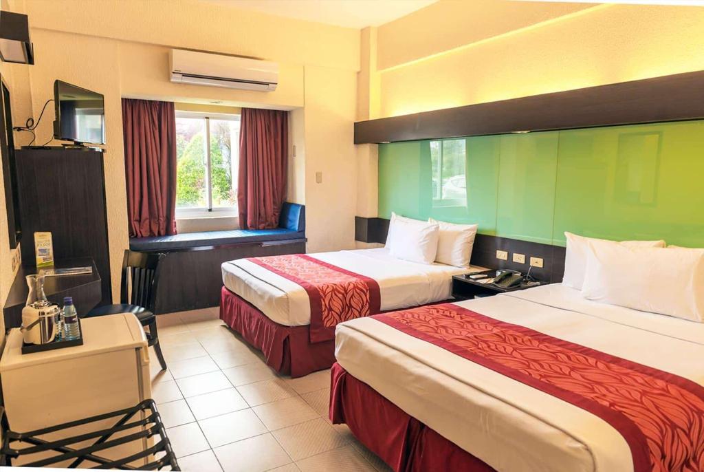 Microtel By Wyndham Batangas