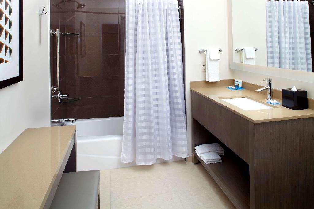 Hyatt House Pitt Bloomfield Shady