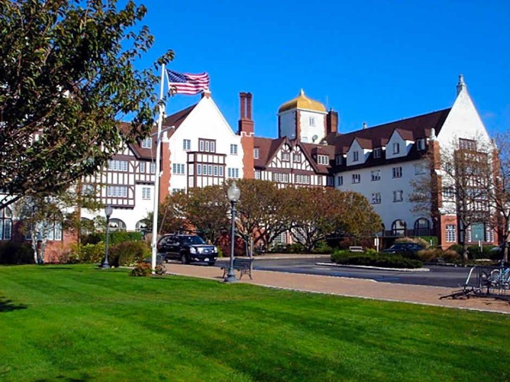 Montauk Manor