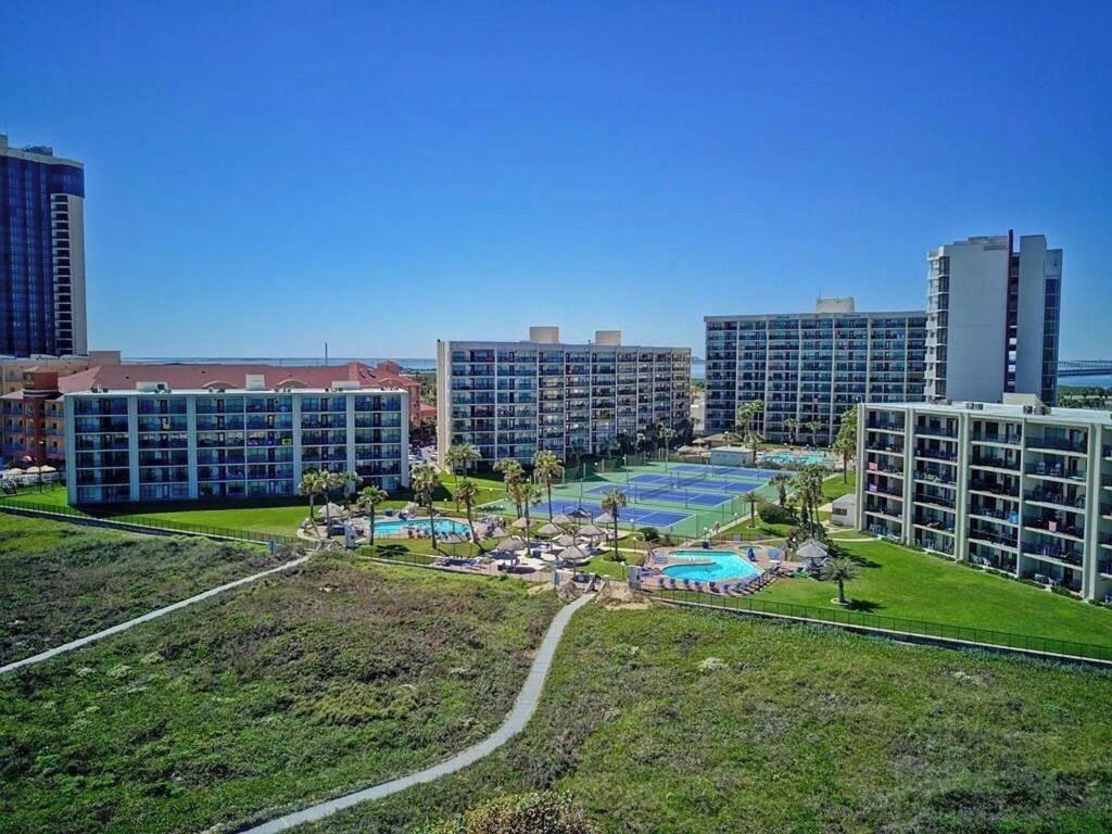 Royale Beach and Tennis Club