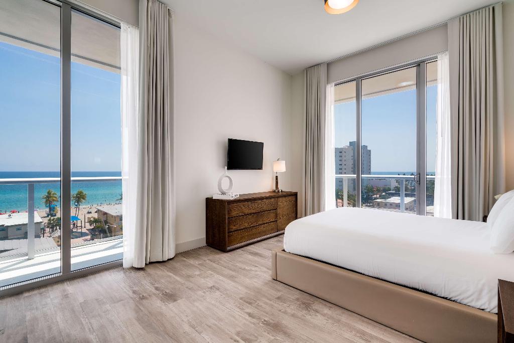 Costa Hollywood Beach Resort