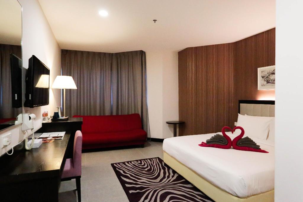 The Grand Campbell Hotel