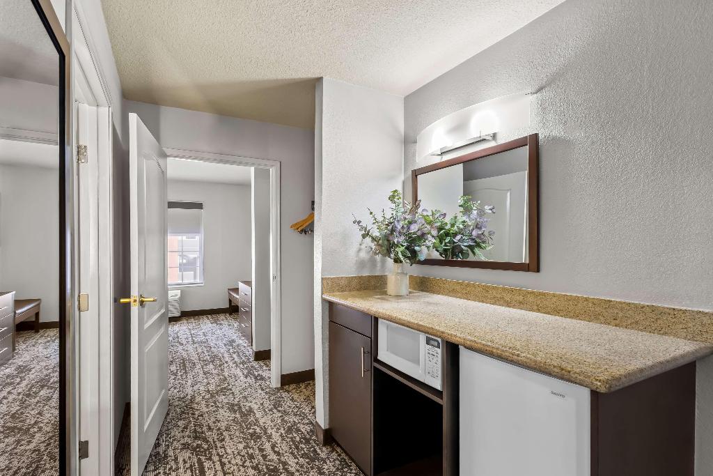 Best Western Fort Wayne Inn & Suites North