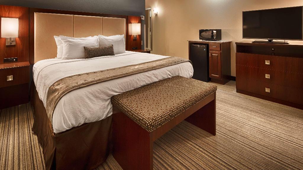 Best Western Plus Boardman Inn & Suites