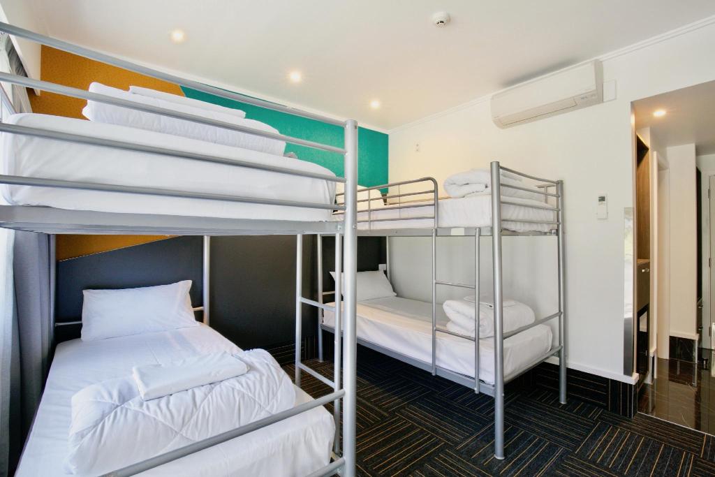 Mt Cook Lodge & Motels