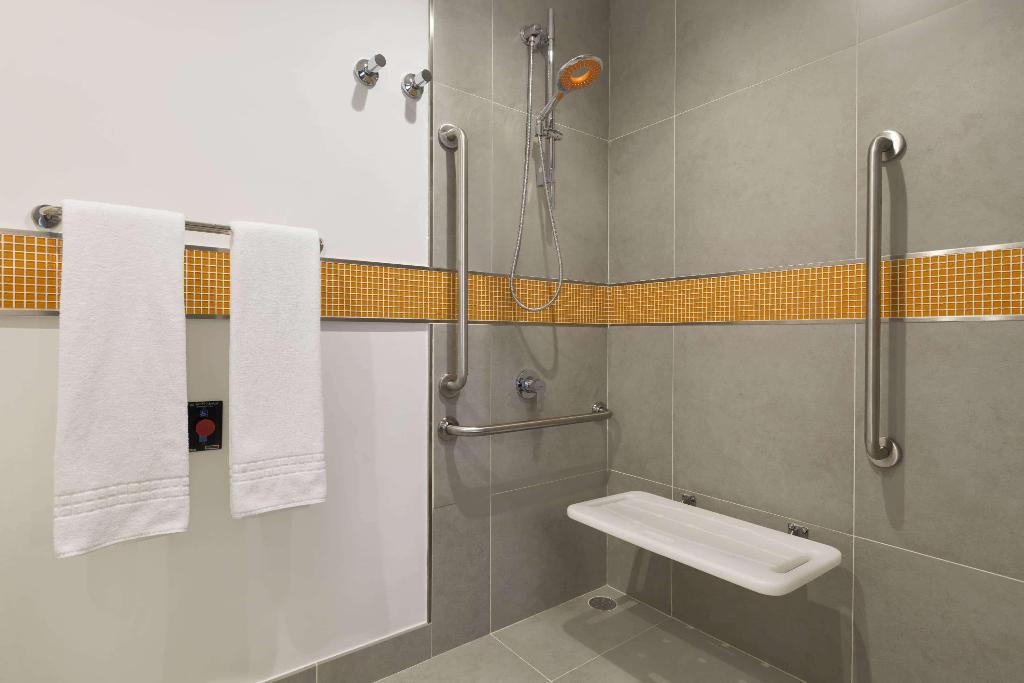 hotel-thumb
