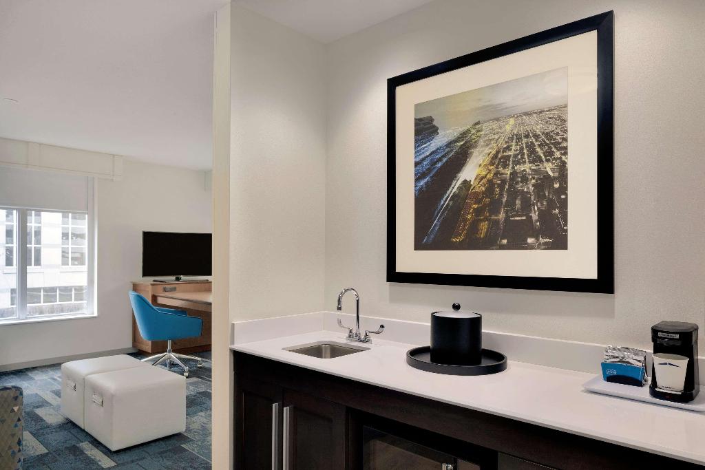 Hampton Inn & Suites Rosemont Chicago O'Hare
