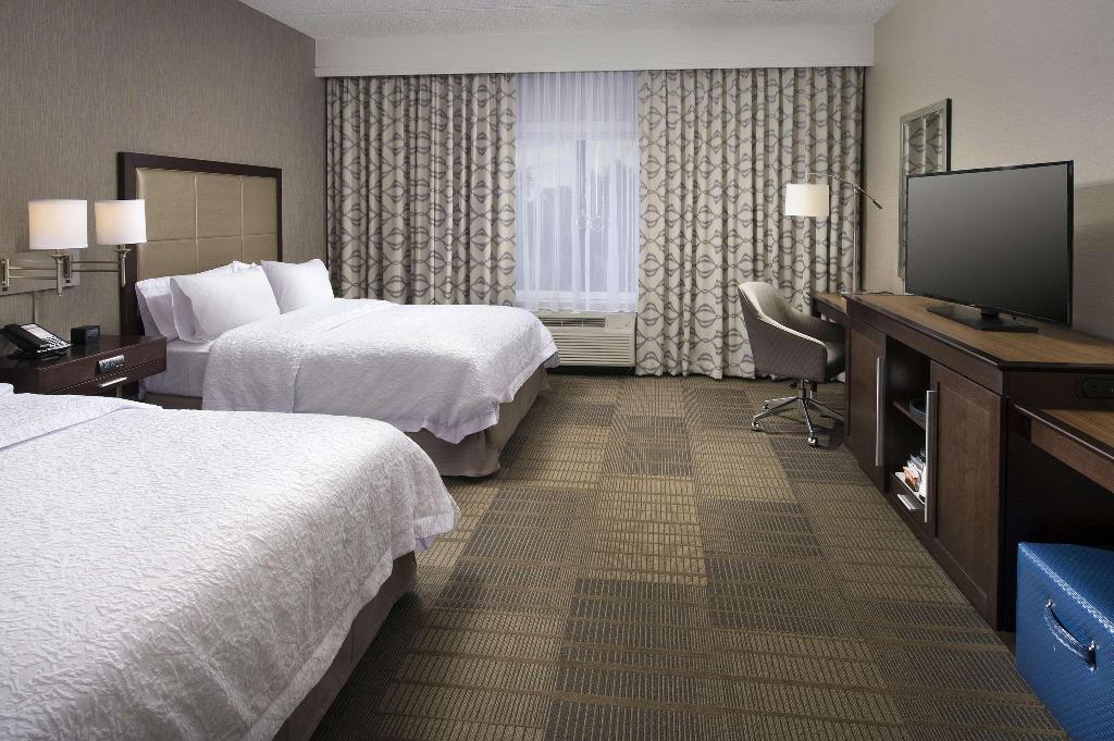 Hampton Inn & Suites By Hilton Falls Church