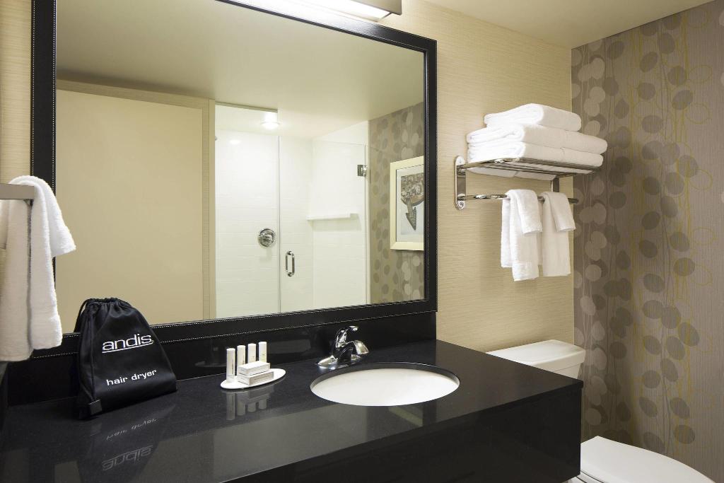 Fairfield Inn & Suites Calgary Downtown