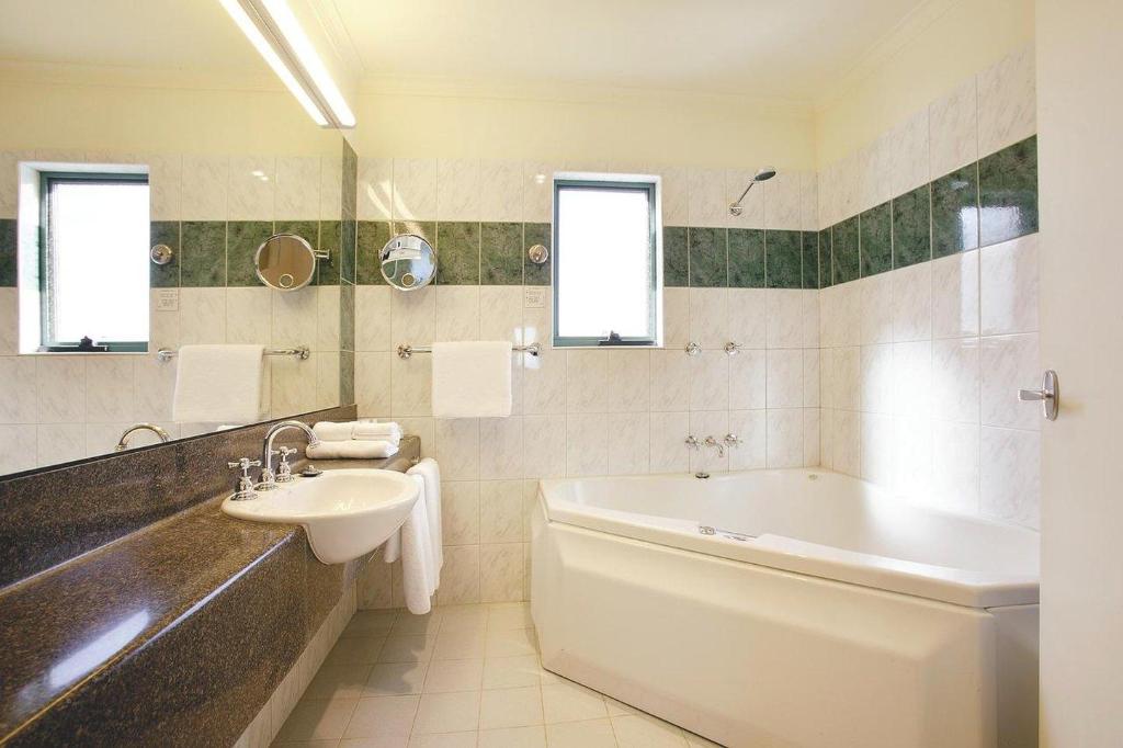 Gateway On Monash Boutique Hotel