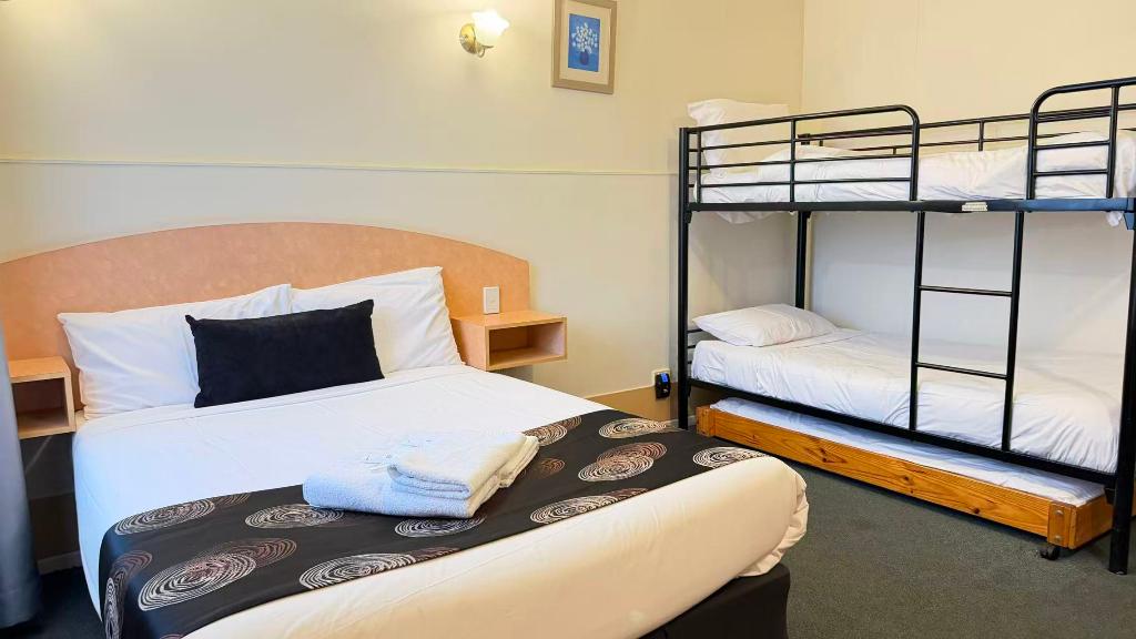 Parkville Motel