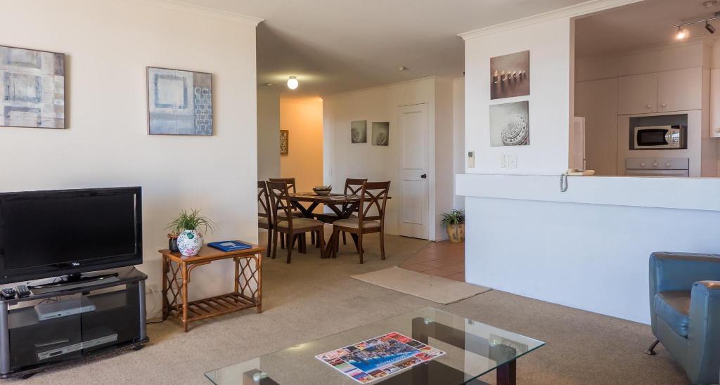 Silverton Apartments