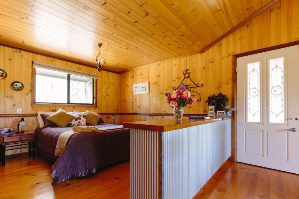 Tuckeroo Cottages & Gardens