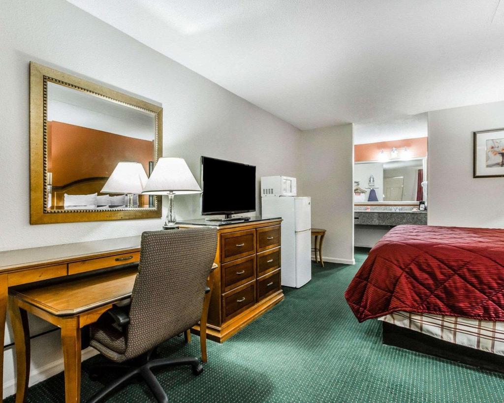 Econo Lodge Inn & Suites Enterprise