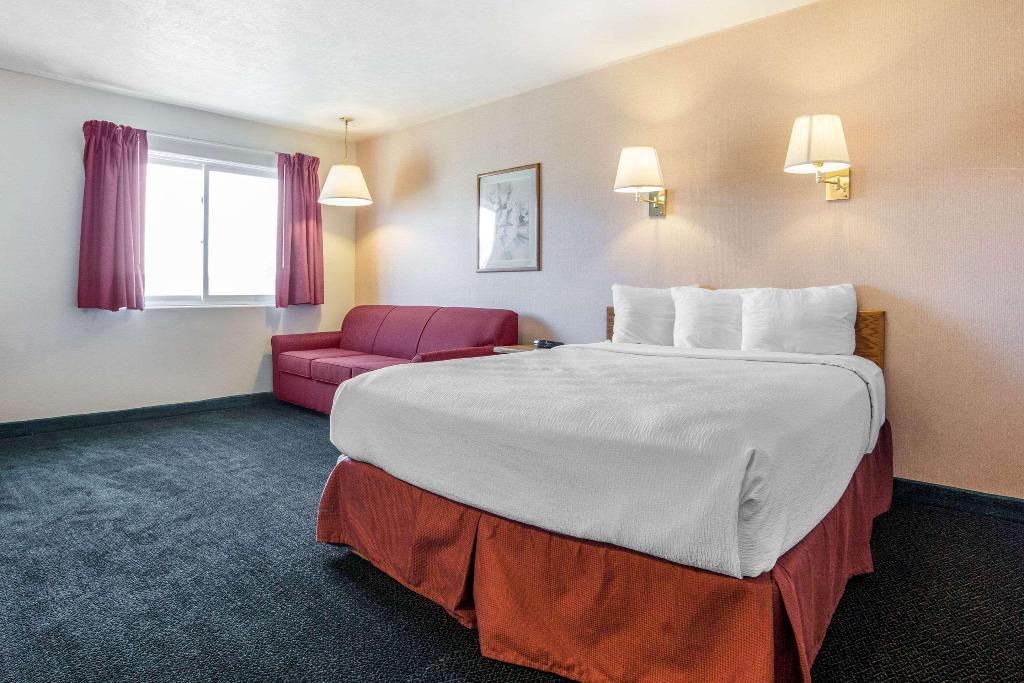 Rodeway Inn Whitehalla