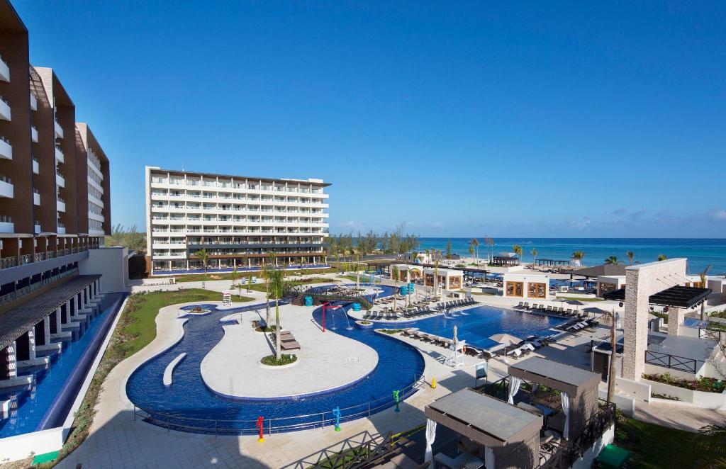 Royalton Blue Waters photo 57
