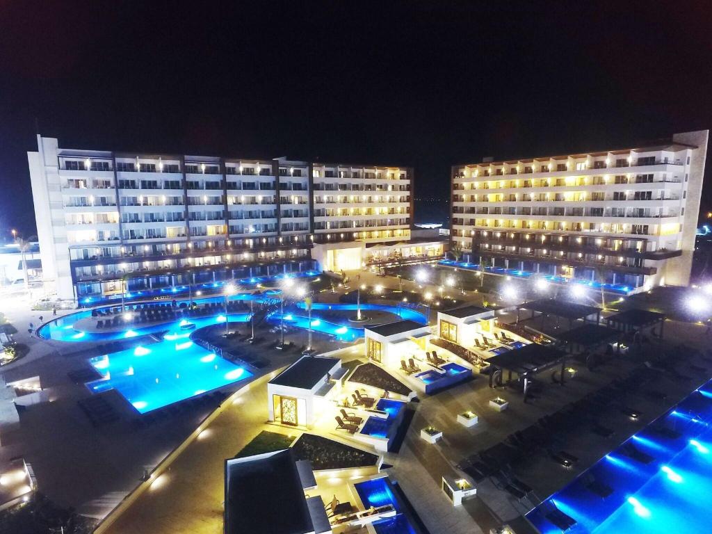 Royalton Blue Waters photo 78