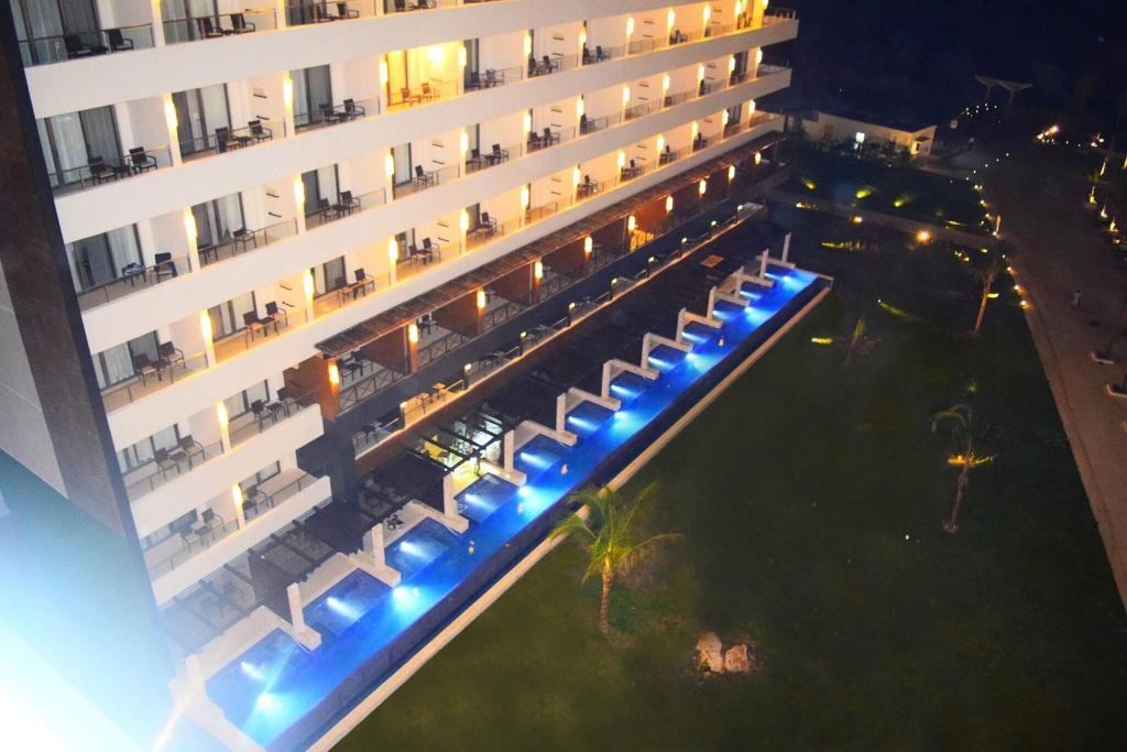 Royalton Blue Waters photo 320