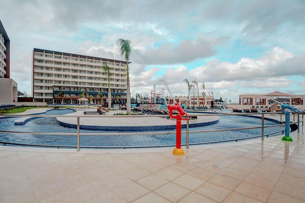 Royalton Blue Waters photo 322