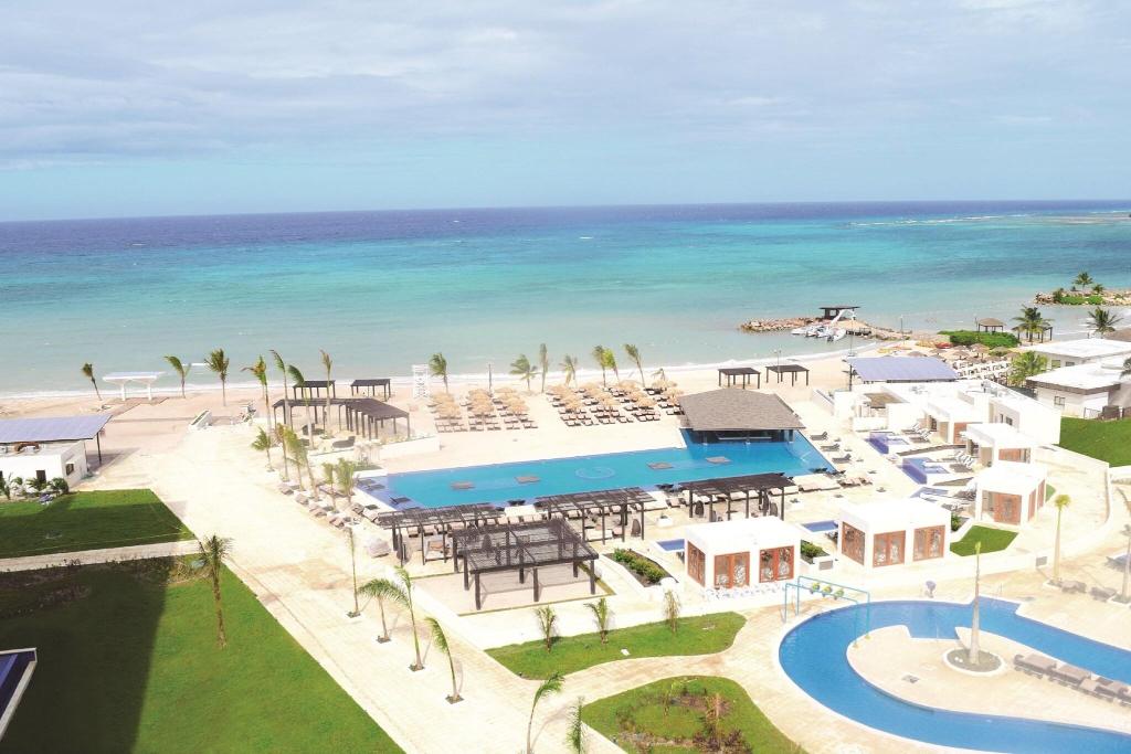 Royalton Blue Waters photo 328