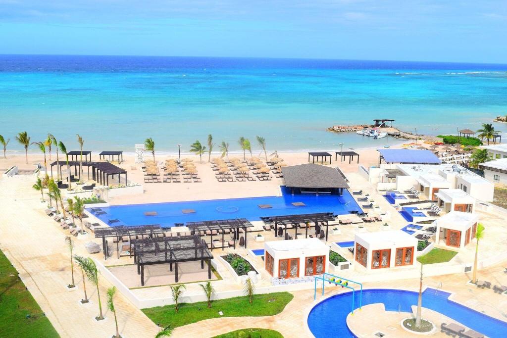 Royalton Blue Waters photo 312