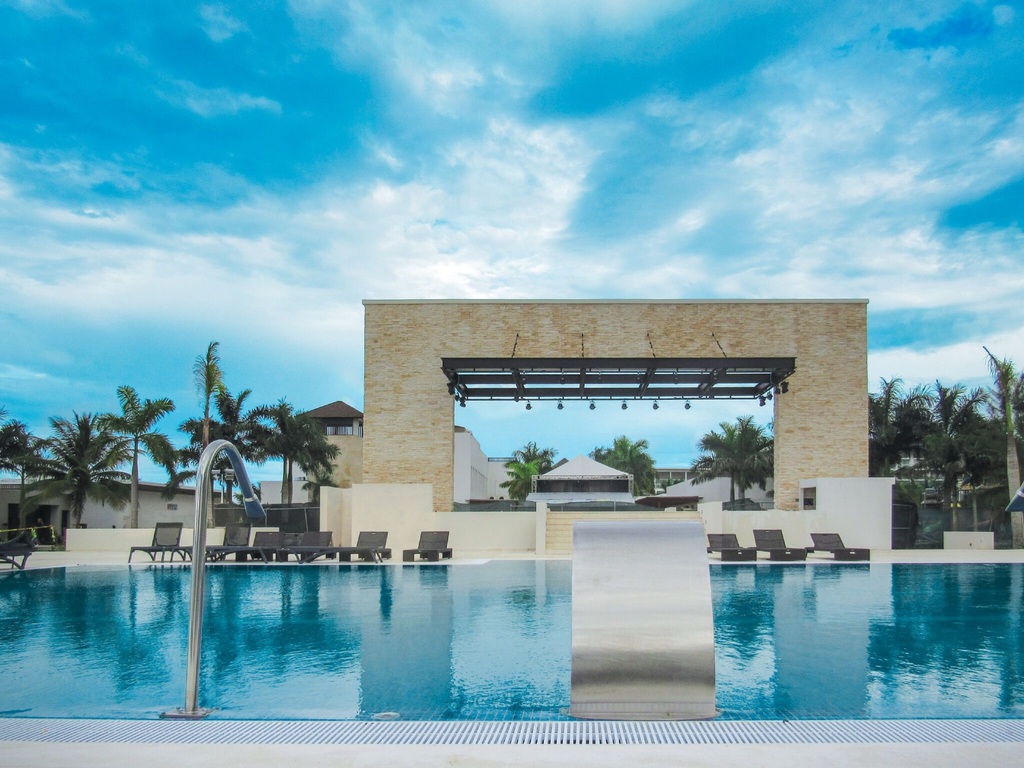 Royalton Blue Waters photo 6