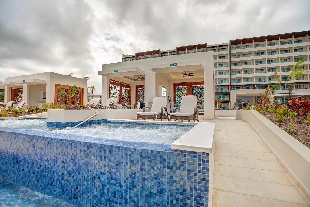 Royalton Blue Waters photo 12