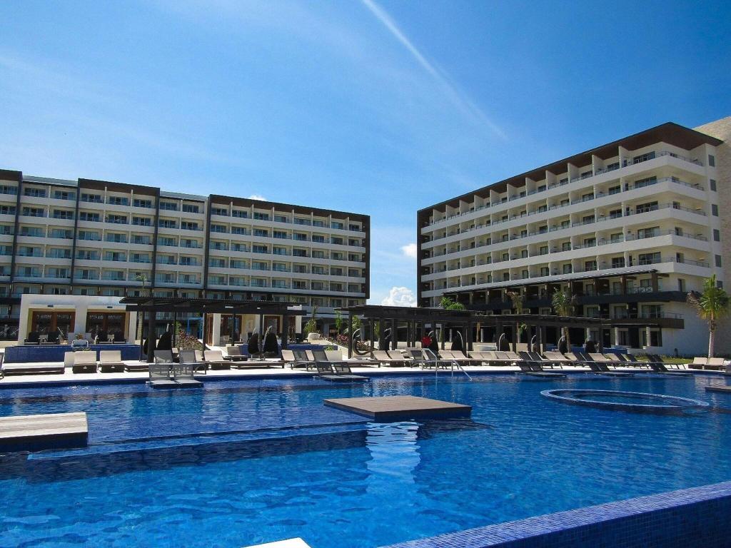 Royalton Blue Waters photo 392
