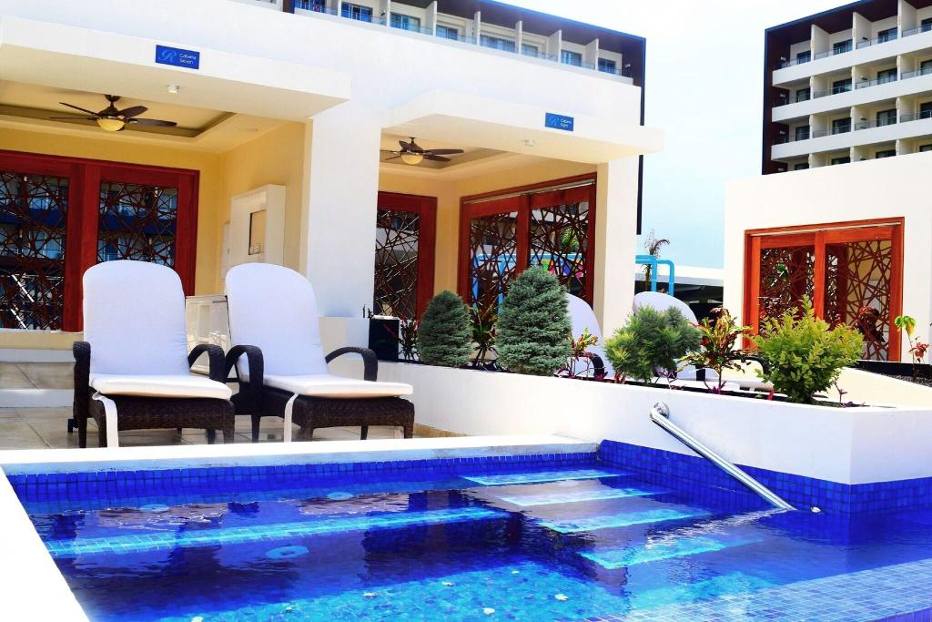 Royalton Blue Waters photo 381