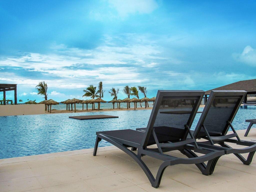 Royalton Blue Waters photo 383