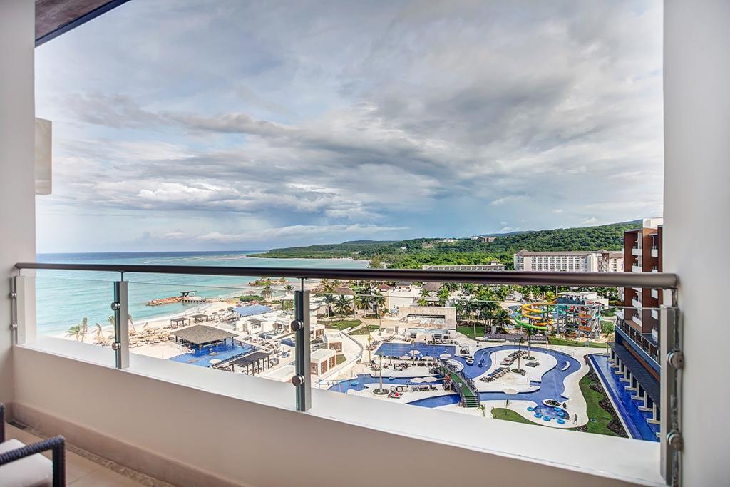 Royalton Blue Waters photo 32
