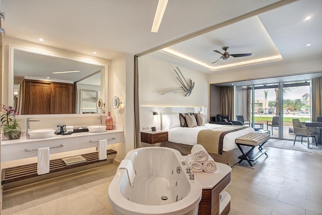 Royalton Blue Waters photo 256