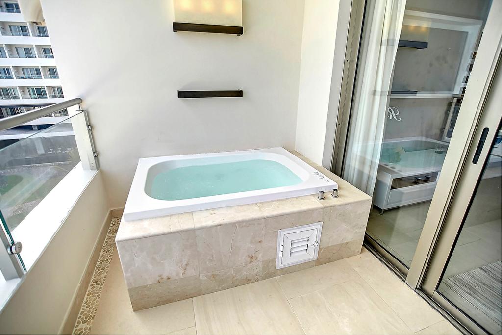 Royalton Blue Waters photo 18