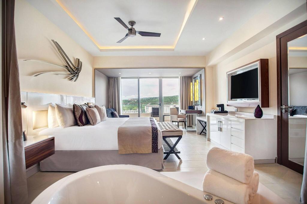 Royalton Blue Waters photo 121
